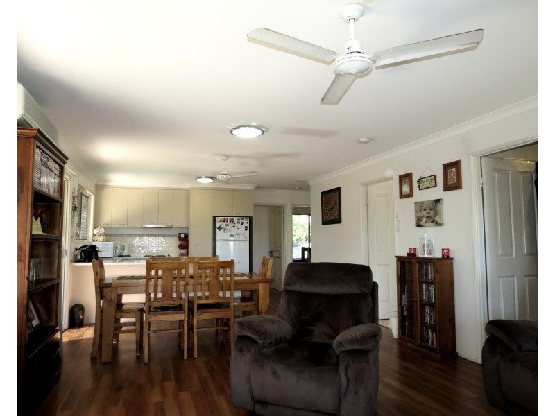 2/87 Roberts Street, Emerald QLD 4720