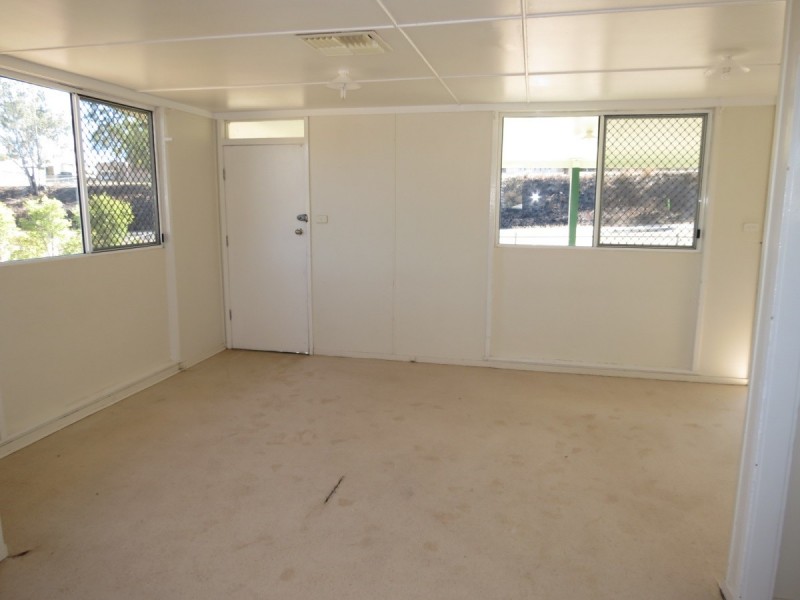 11 Zamia Street, Springsure QLD 4722