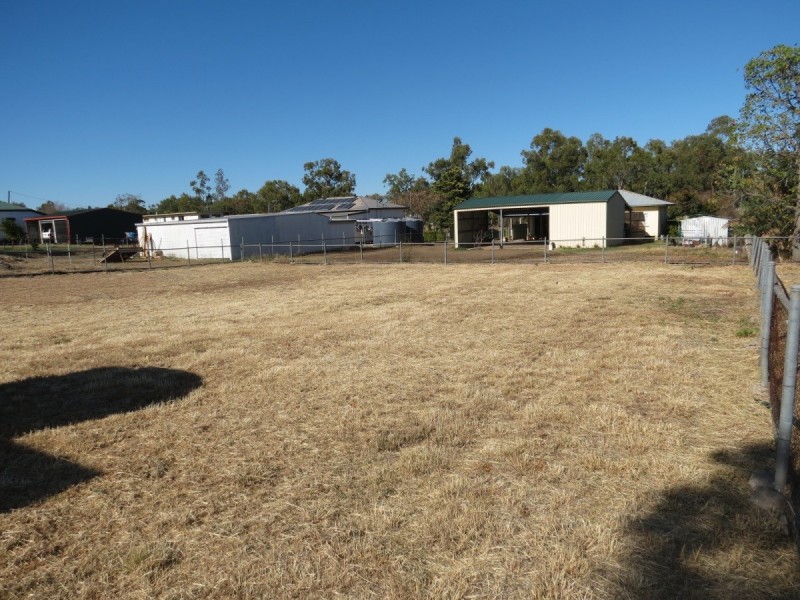 11 Zamia Street, Springsure QLD 4722