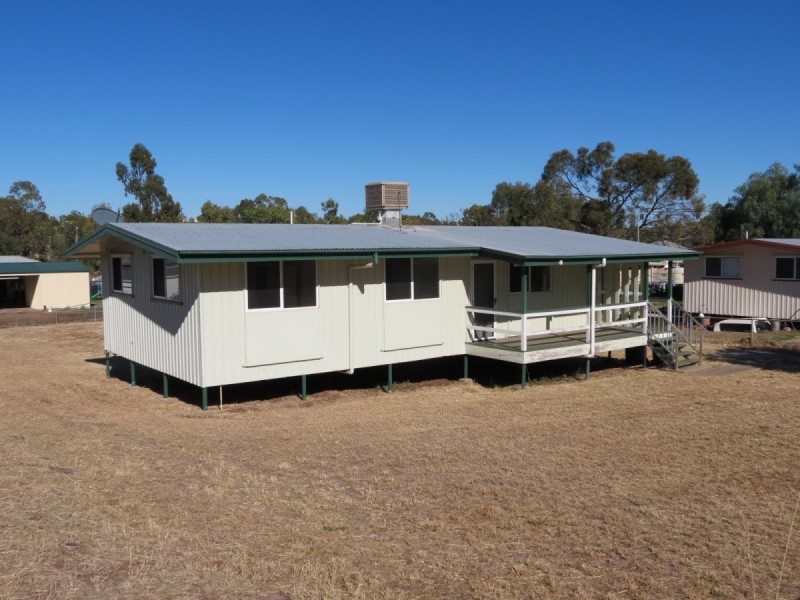 11 Zamia Street, Springsure QLD 4722