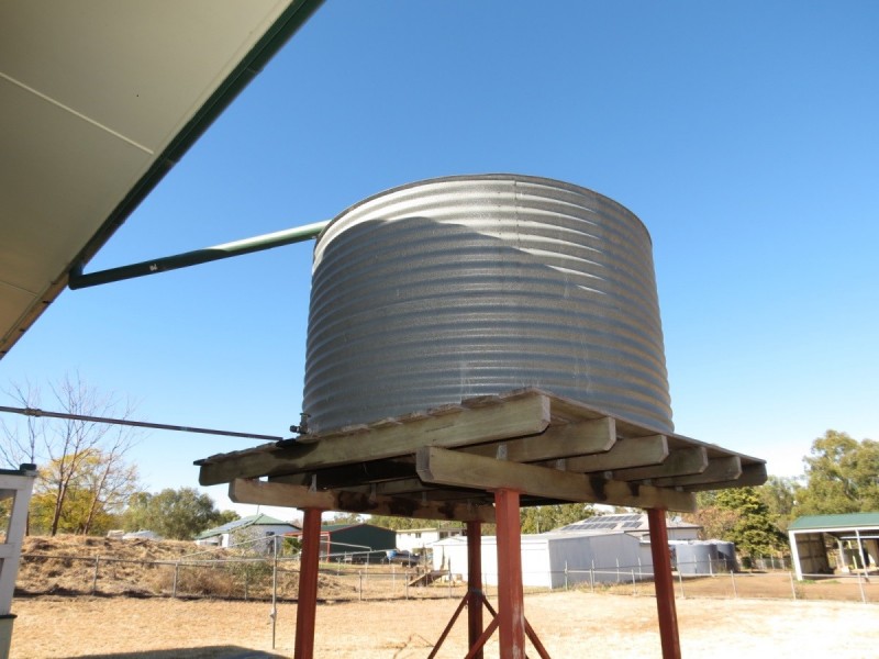 11 Zamia Street, Springsure QLD 4722