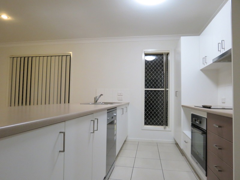 8 Suncrest Street, Emerald QLD 4720