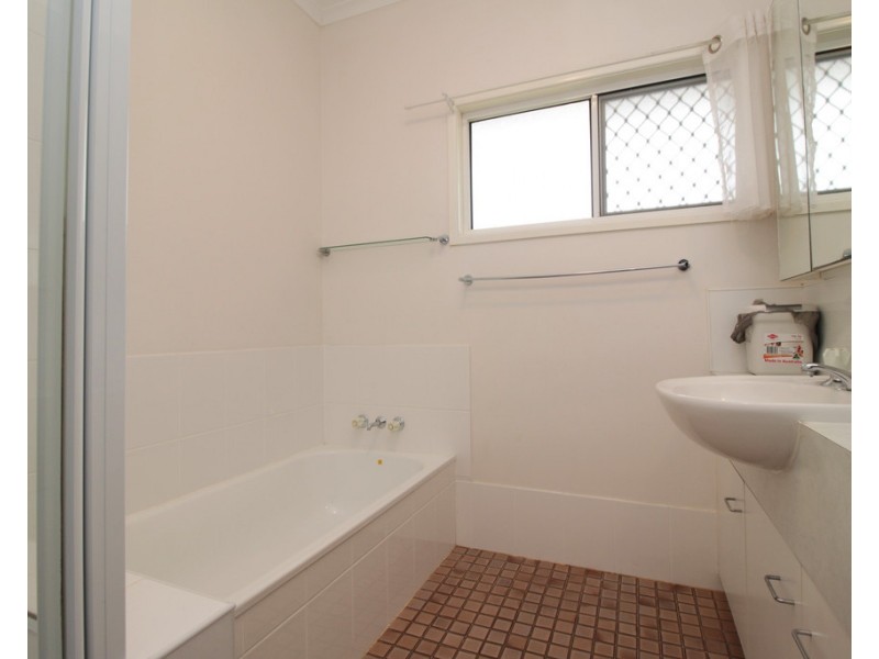 31 Barry Street, Emerald QLD 4720