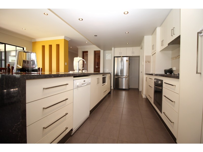 9 Glovar Street, Emerald QLD 4720