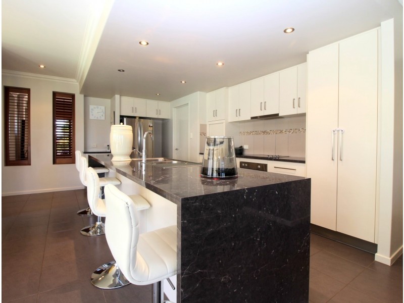 9 Glovar Street, Emerald QLD 4720