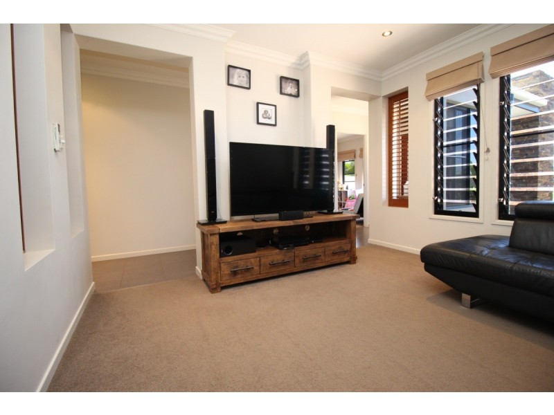 9 Glovar Street, Emerald QLD 4720