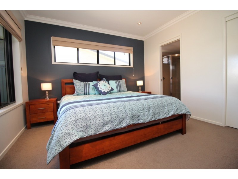 9 Glovar Street, Emerald QLD 4720