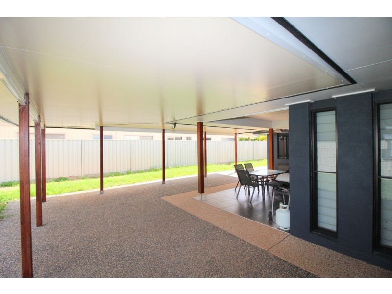 9 Glovar Street, Emerald QLD 4720