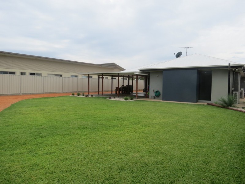 9 Glovar Street, Emerald QLD 4720