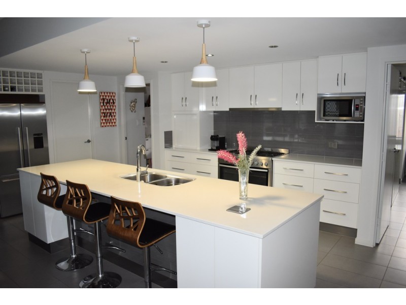 2 Rosehill Road, Emerald QLD 4720