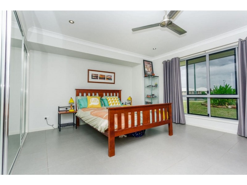 2 Rosehill Road, Emerald QLD 4720