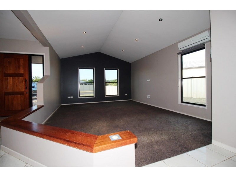 29 Joel Ernest Drive, Emerald QLD 4720