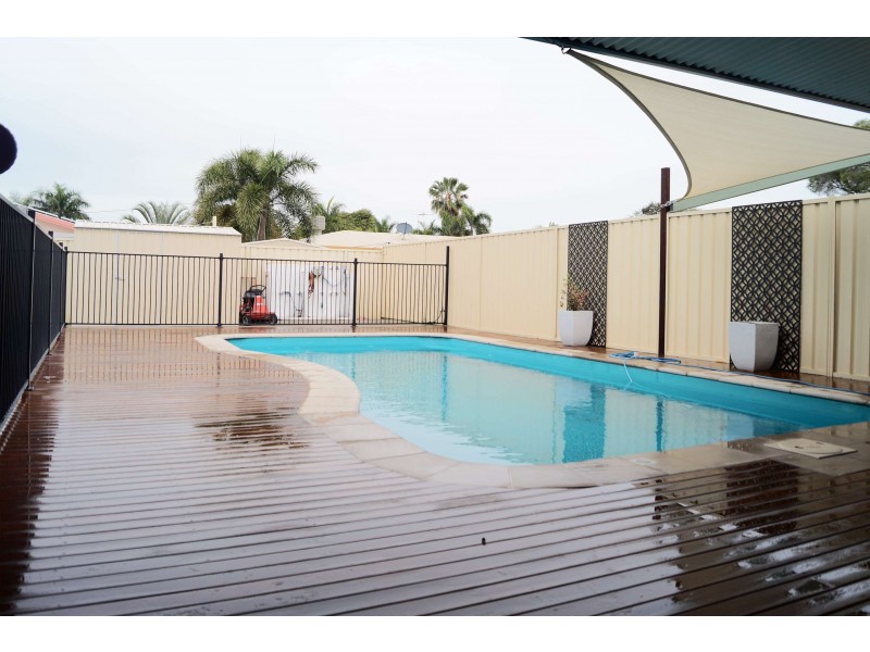 3 Skelton Place, Emerald QLD 4720