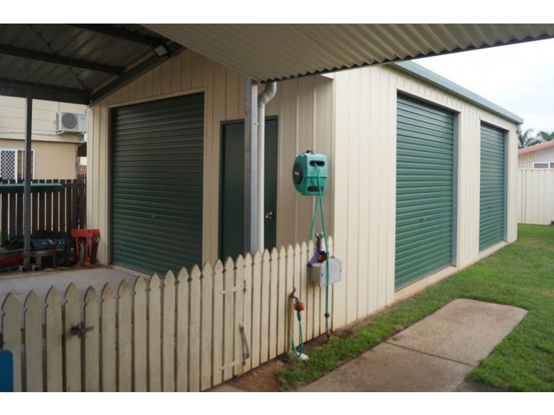 3 Skelton Place, Emerald QLD 4720