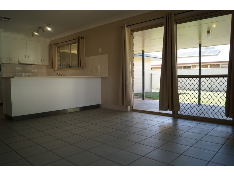 4A Yvette Street, Emerald QLD 4720