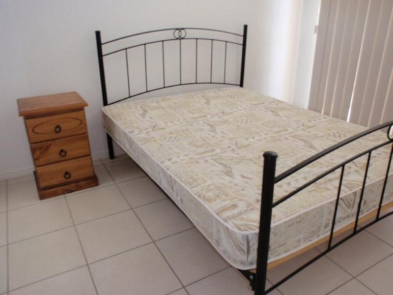 4/10 Guy Street, Emerald QLD 4720