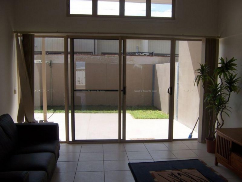 4/10 Guy Street, Emerald QLD 4720