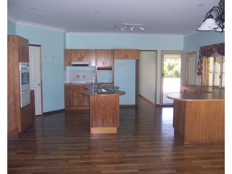 5 Kookaburra Court, Emerald QLD 4720