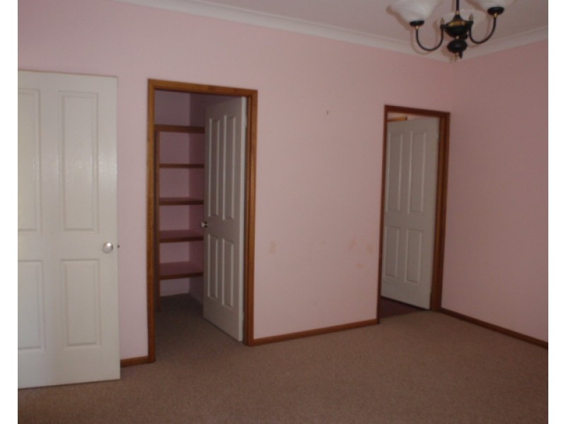 5 Kookaburra Court, Emerald QLD 4720