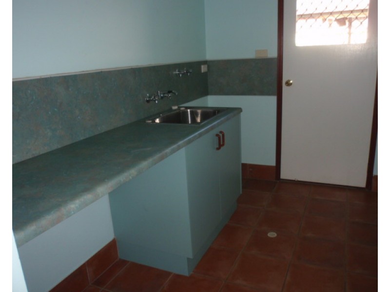 5 Kookaburra Court, Emerald QLD 4720