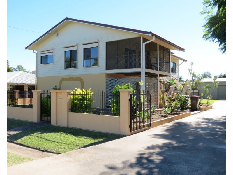 8 Martin Place, Emerald QLD 4720