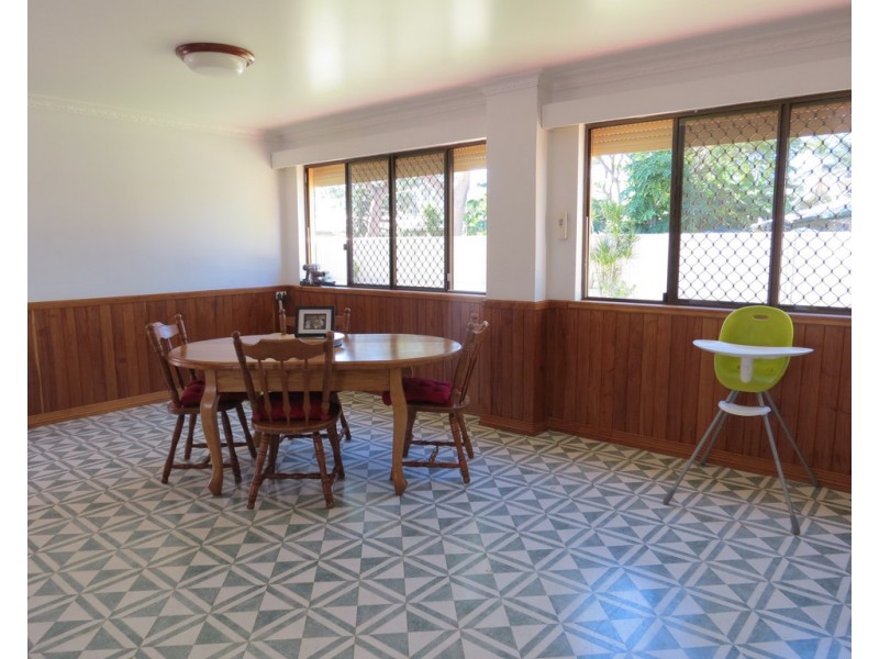 8 Martin Place, Emerald QLD 4720