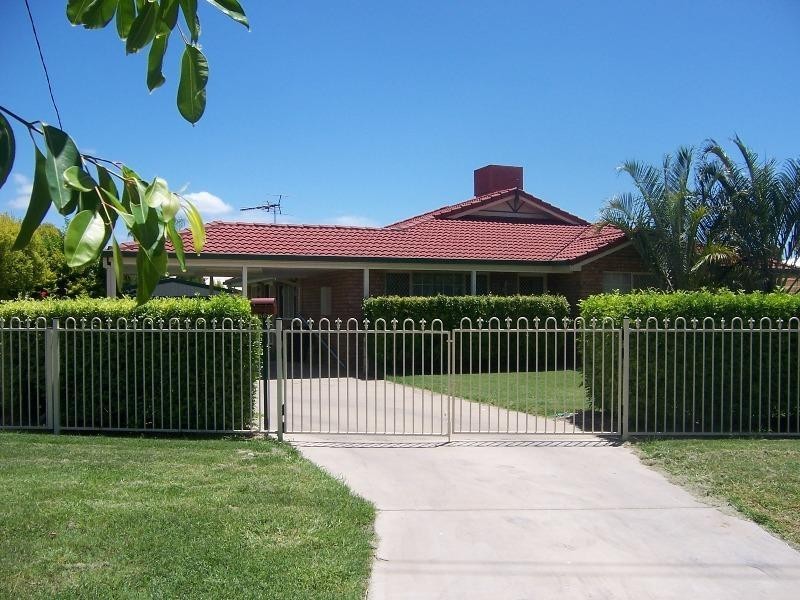 56 Long Street, Emerald QLD 4720