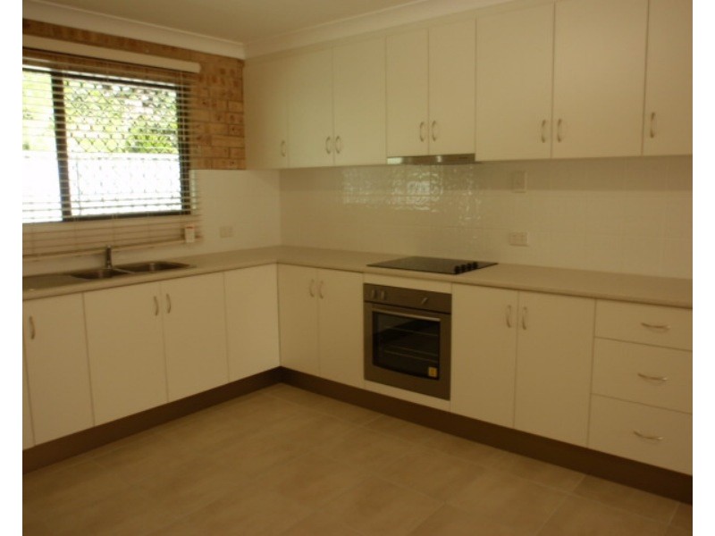 2/41 Baker Street, Emerald QLD 4720