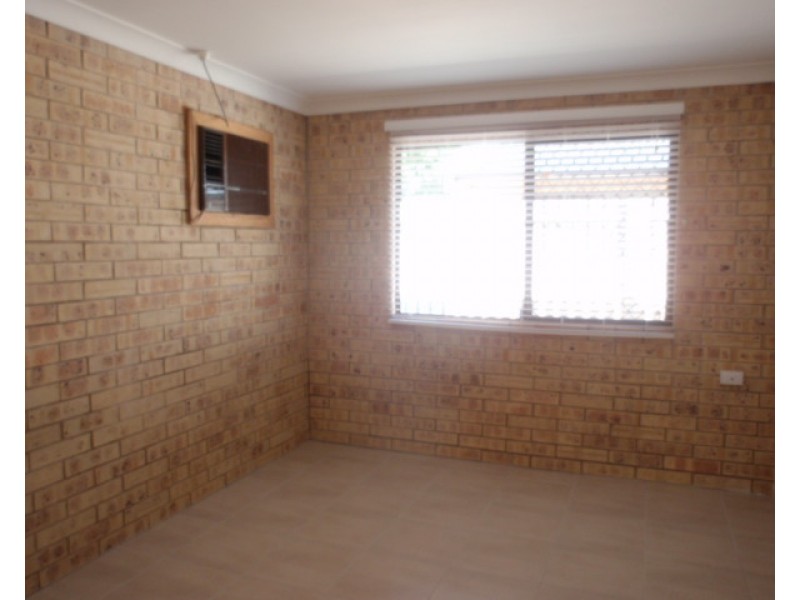 2/41 Baker Street, Emerald QLD 4720