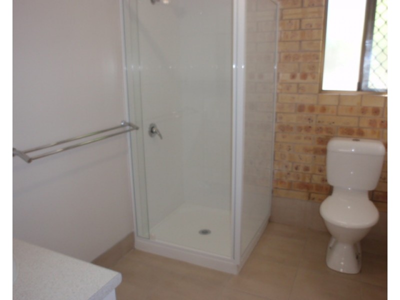 2/41 Baker Street, Emerald QLD 4720