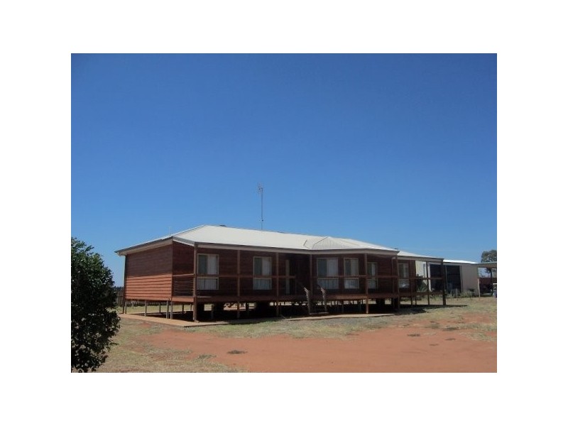 14 Shakespeare Street, Comet QLD 4702