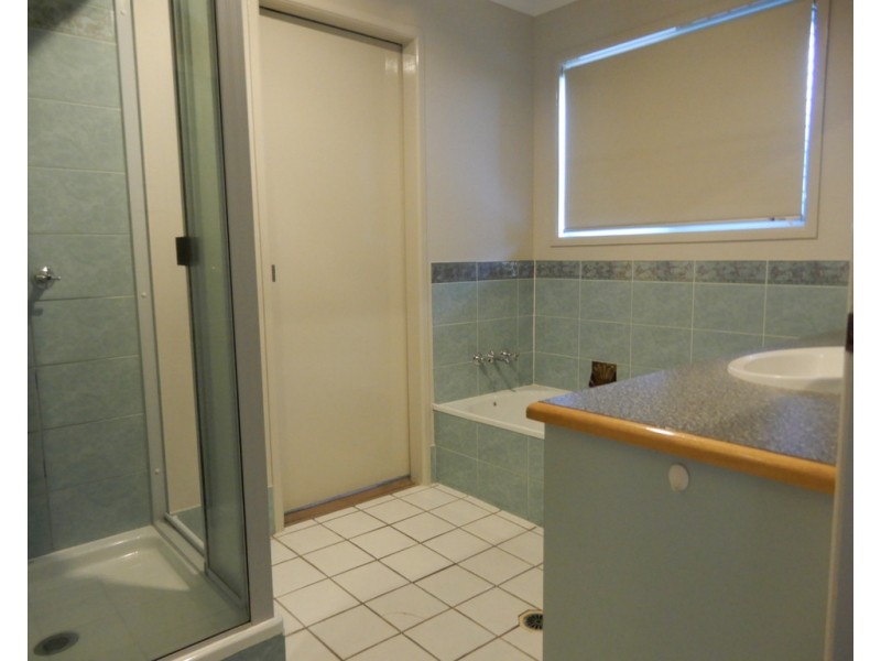 53 Staal Crescent, Emerald QLD 4720