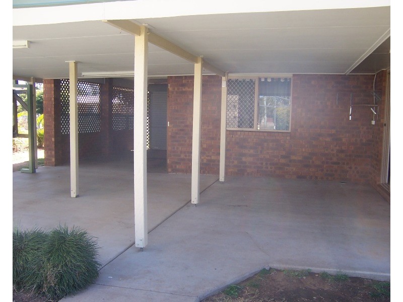 53 Staal Crescent, Emerald QLD 4720