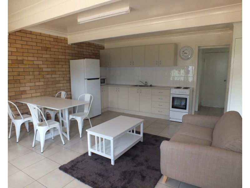 2/38 Baker Street, Emerald QLD 4720