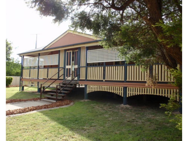 42 Riverview Street, Emerald QLD 4720
