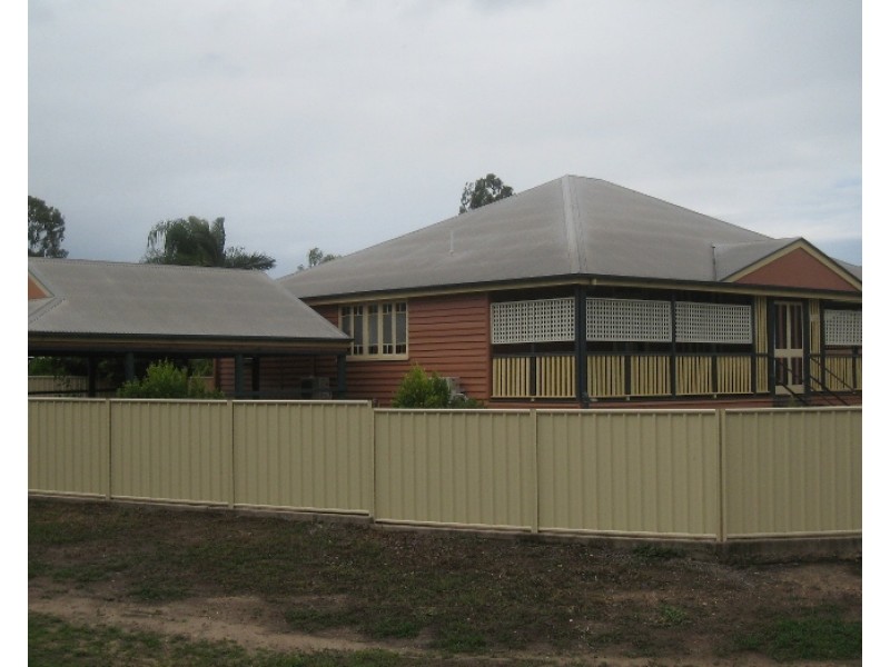 42 Riverview Street, Emerald QLD 4720