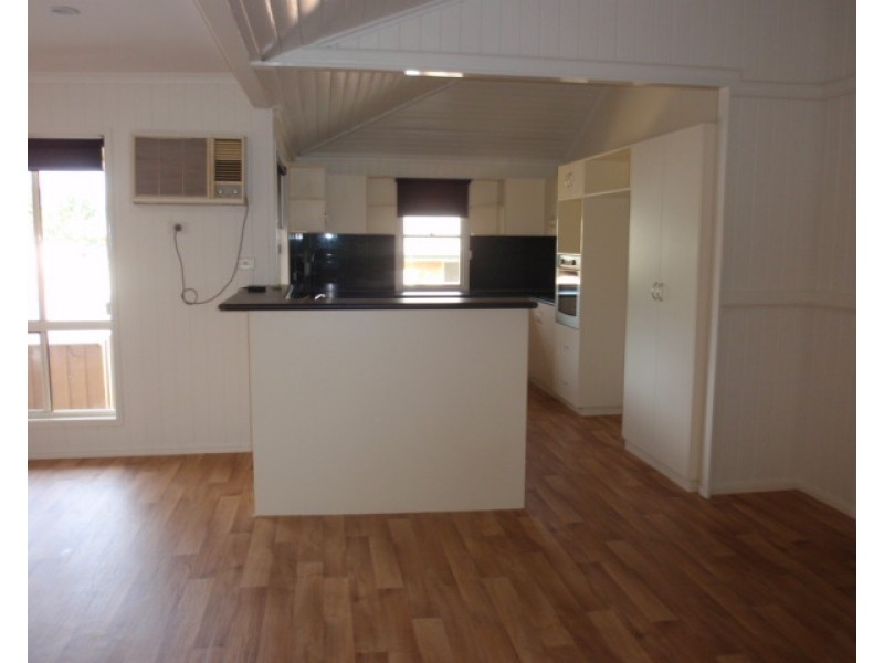 42 Riverview Street, Emerald QLD 4720