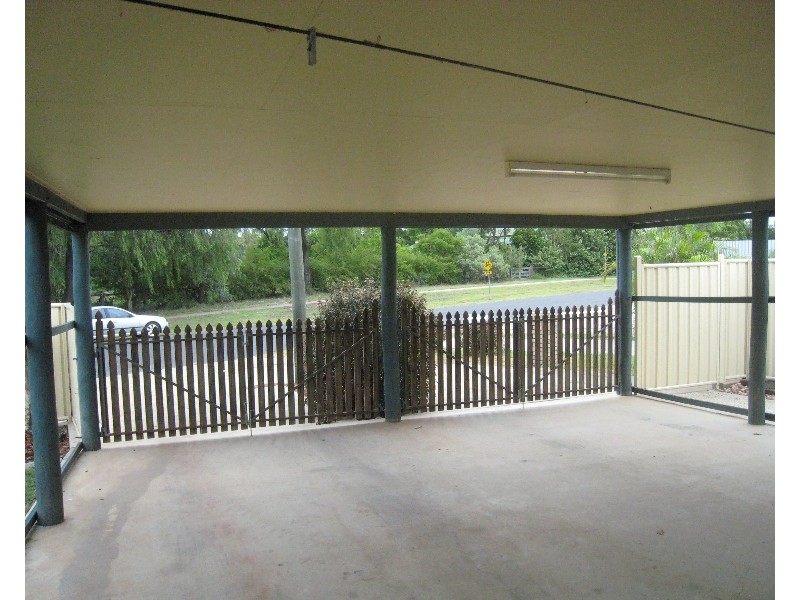 42 Riverview Street, Emerald QLD 4720