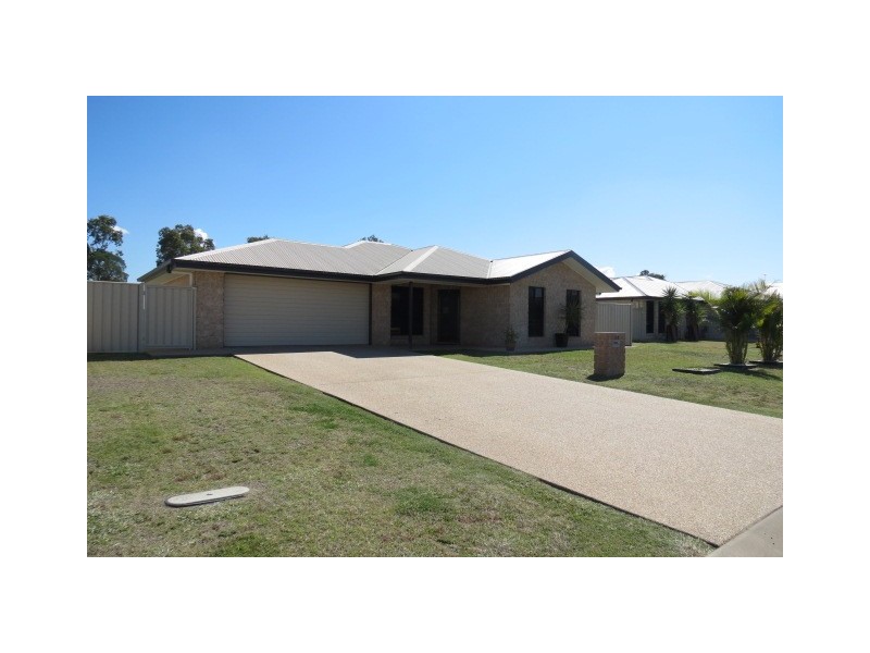 34 Wright Street, Emerald QLD 4720