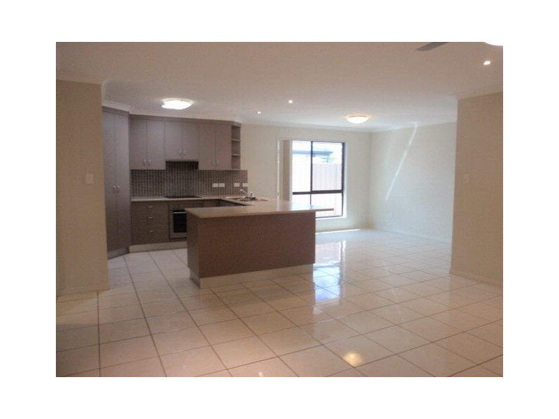 34 Wright Street, Emerald QLD 4720