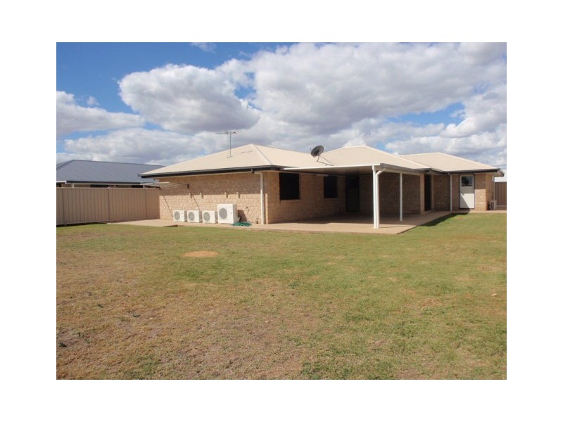 34 Wright Street, Emerald QLD 4720