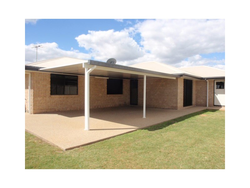 34 Wright Street, Emerald QLD 4720