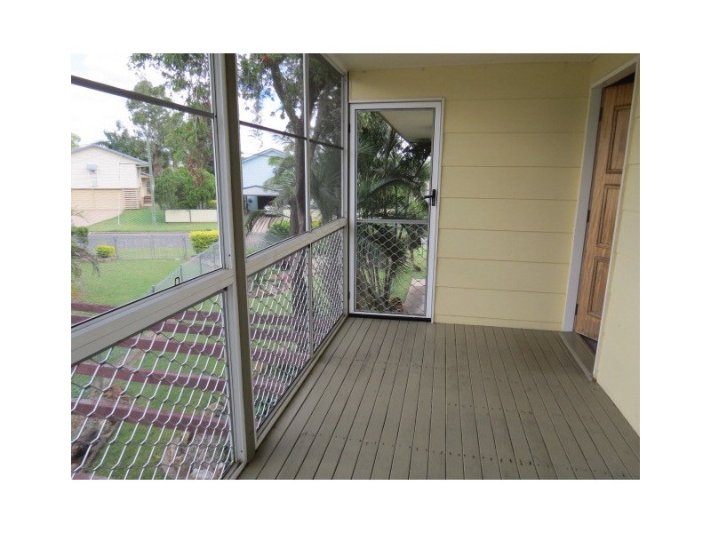16 Roseanne Road, Emerald QLD 4720