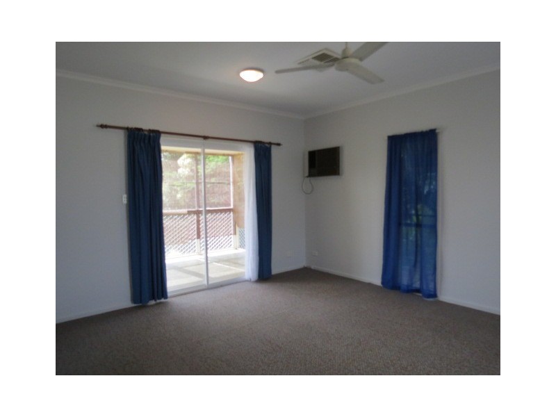 16 Roseanne Road, Emerald QLD 4720