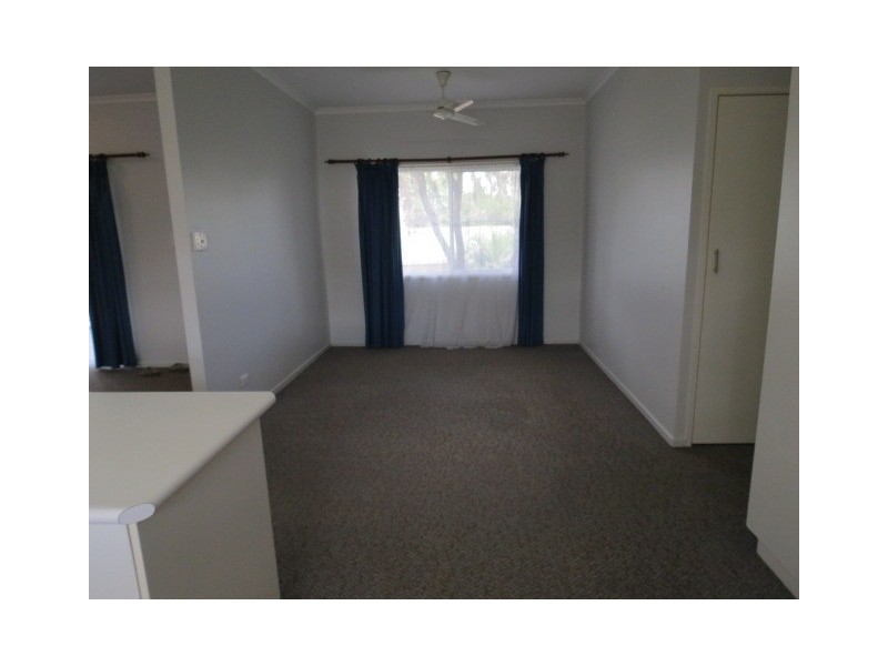 16 Roseanne Road, Emerald QLD 4720