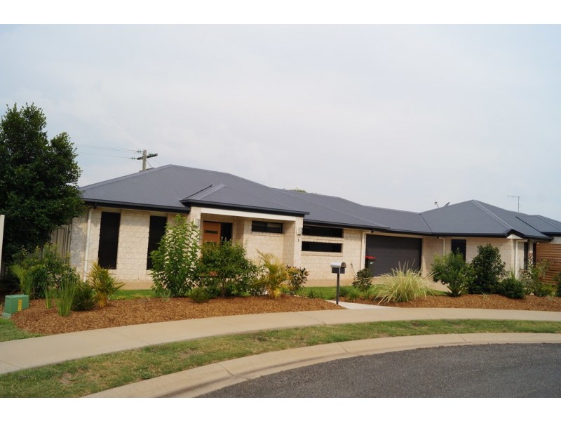 1/10 Chandon Court, Emerald QLD 4720