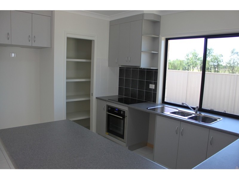 1/10 Chandon Court, Emerald QLD 4720