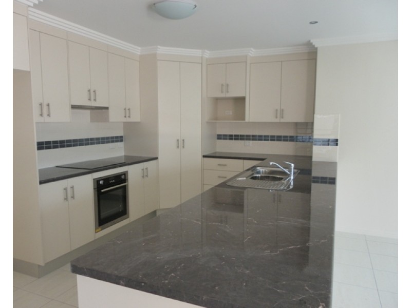 42 Wright Street, Emerald QLD 4720