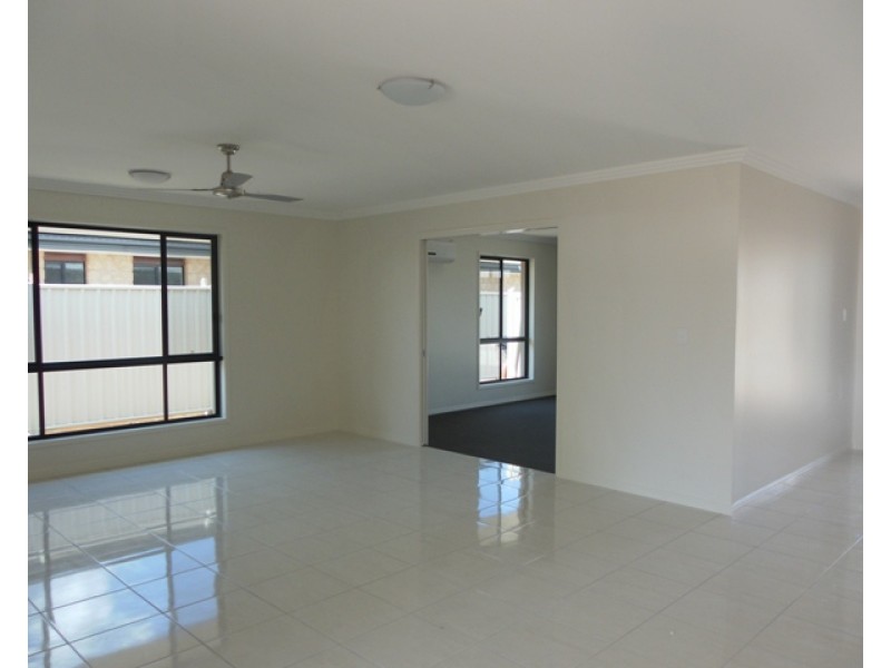 42 Wright Street, Emerald QLD 4720