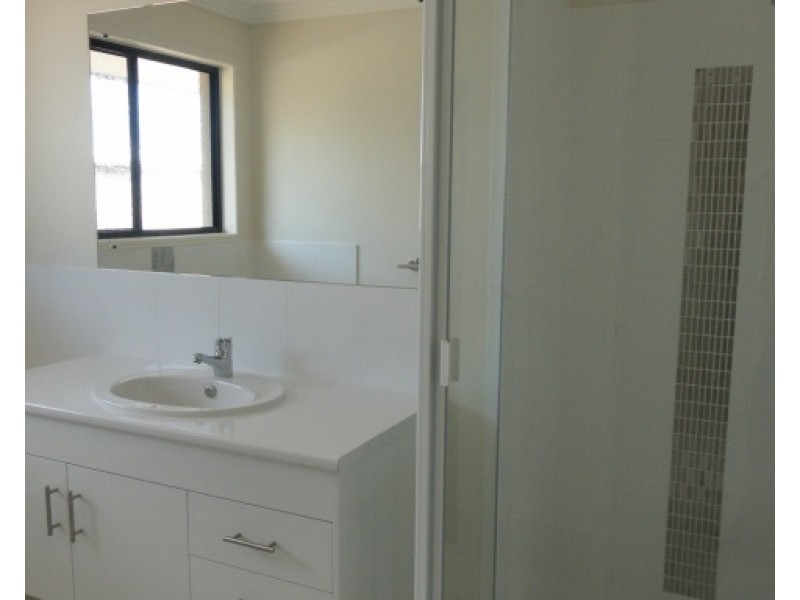 42 Wright Street, Emerald QLD 4720